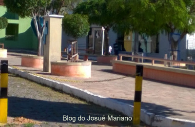 A corrente do medo: moradores de Campo Alegre de Lourdes são acorrentados