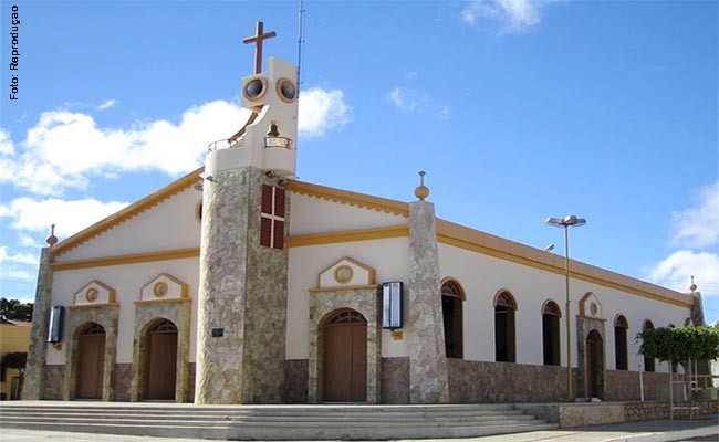 População de Campo Alegre de Lourdes: Entre a Cruz e os Ladrões