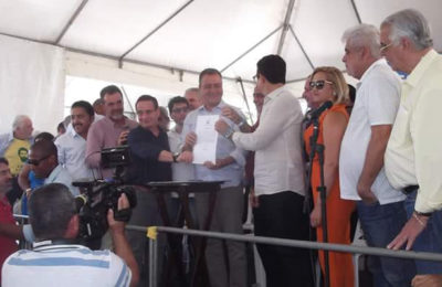 RUI INAUGURA OBRA ANTES DE FICAR PRONTA-