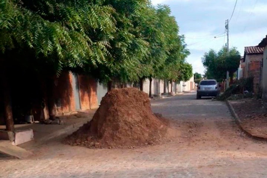 Rua recém-calçada não resiste às primeiras chuvas em Campo Alegre