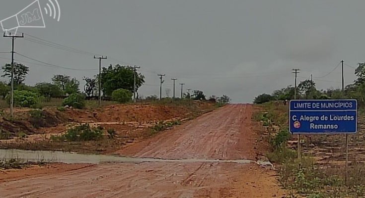 ESTRADA SEM ASFALTO, DIVISA ENTRE REMANSO E CAMPO ALEGRE DE LOURDES