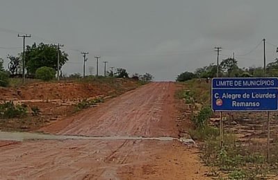 ESTRADA SEM ASFALTO, DIVISA ENTRE REMANSO E CAMPO ALEGRE DE LOURDES