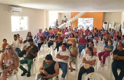 Falta de pagamento de férias e do piso salarial pode prejudicar início de ano letivo em Campo Alegre de Lourdes