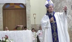 A santa missa foi presidida pelo bispo diocesano, Dom Carlos Alberto. E concelebrada pelo Pe. Bernardo, nosso pároco.